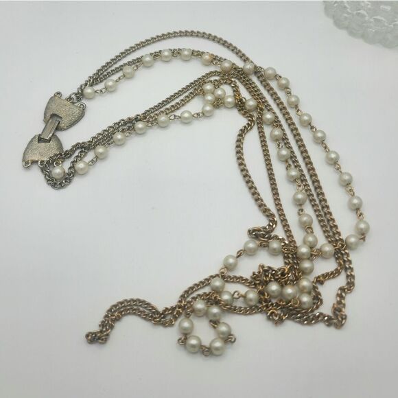 Vintage gold pearl triple strand chain necklace - Picture 7 of 9